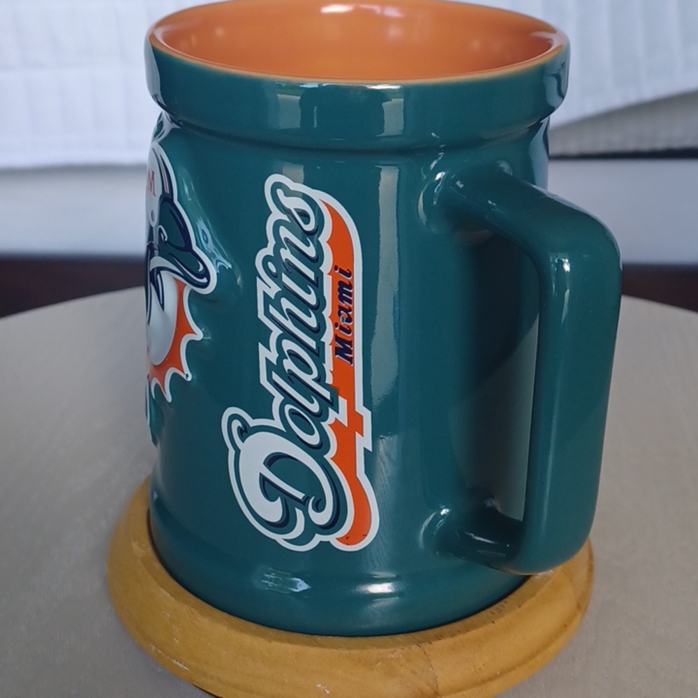 NFL Miami Dolphins Vintage 3D Sculpted Ultima 16 Oz Coffee Mug - Picture 3 of 13